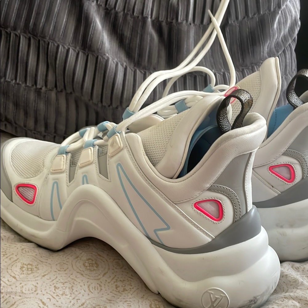 Louis Vuitton Stylish White and Pink Women's Sneakers